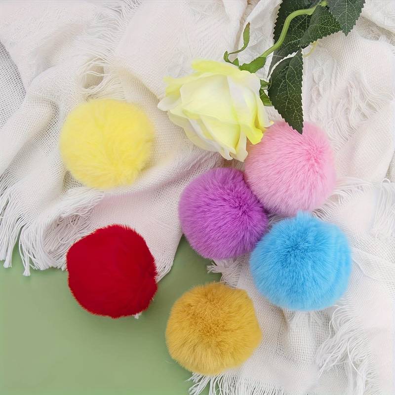 Hat/Fur Pom Pom with button
