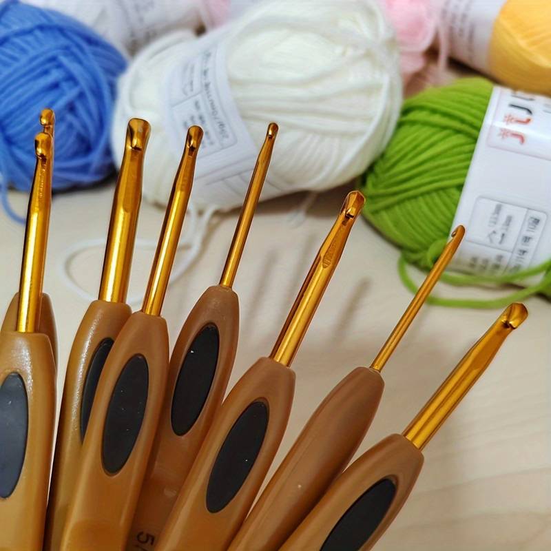 Clover Crochet Hooks - range of sizes