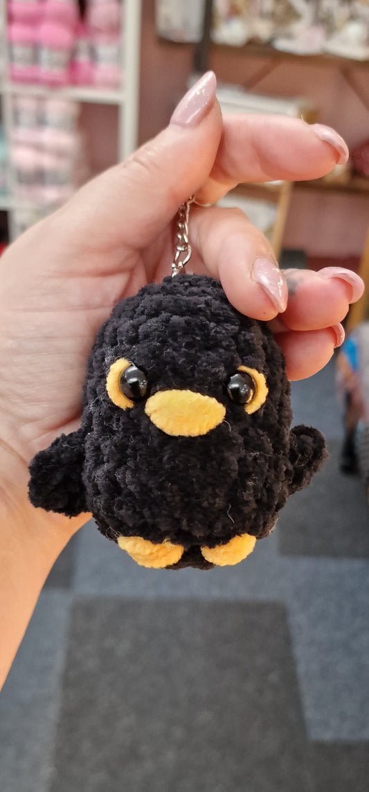 Blackbird Keychain – Handmade with Yummy Yarn